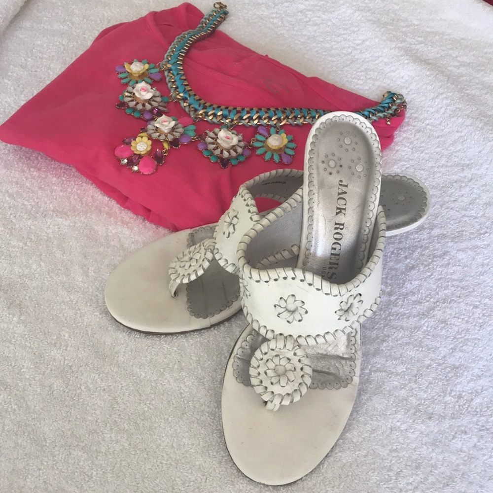 Kitten heel white toe between leather shoes